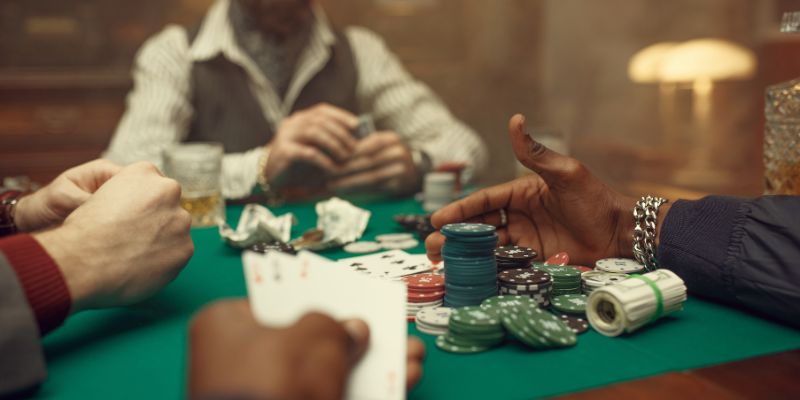 Các chiến lược cơ bản trong cách đánh bài poker